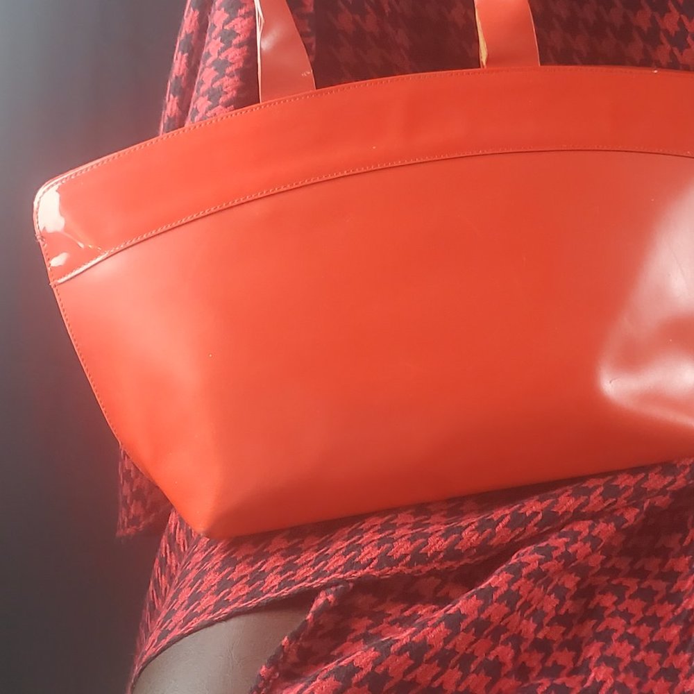 AUTHENTIC RED PATENT LEATHER FURLA PURSE - Picture 4 of 6